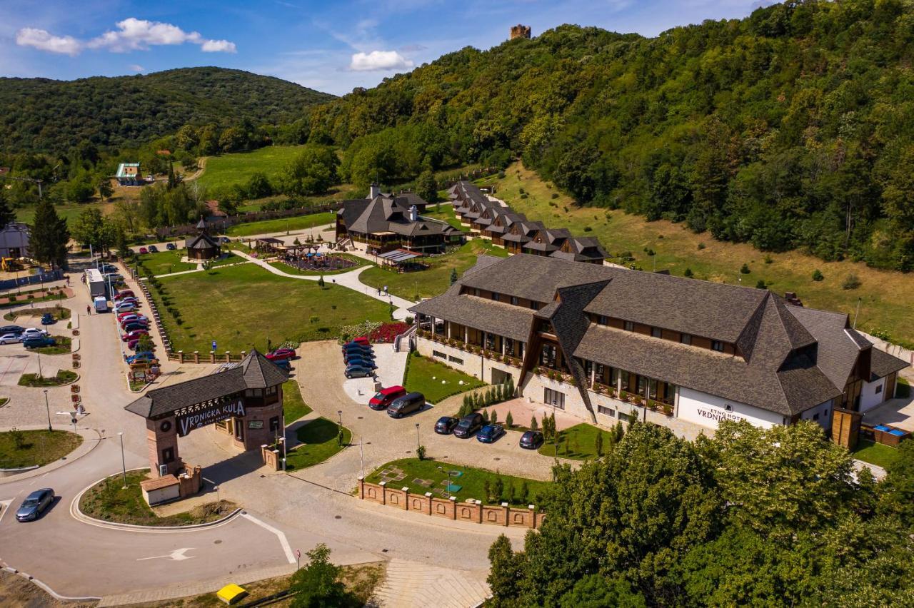 Etno Naselje Vrdnicka Kula Hotel Vrdnik Exterior photo